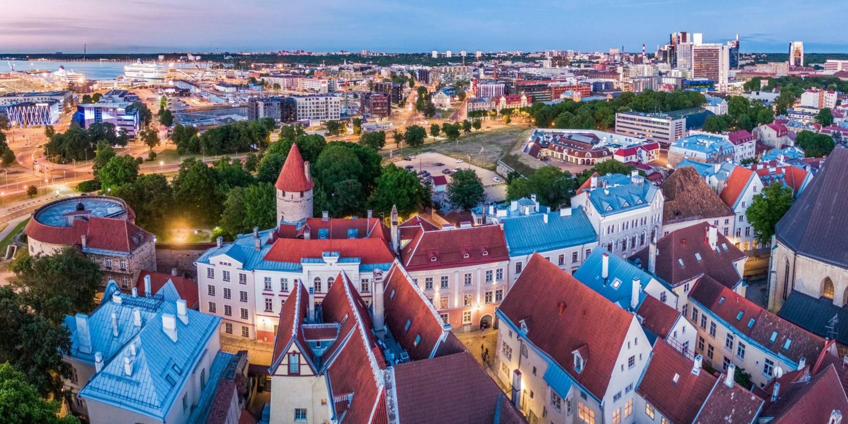 Tallinna ilmasta kuvattuna