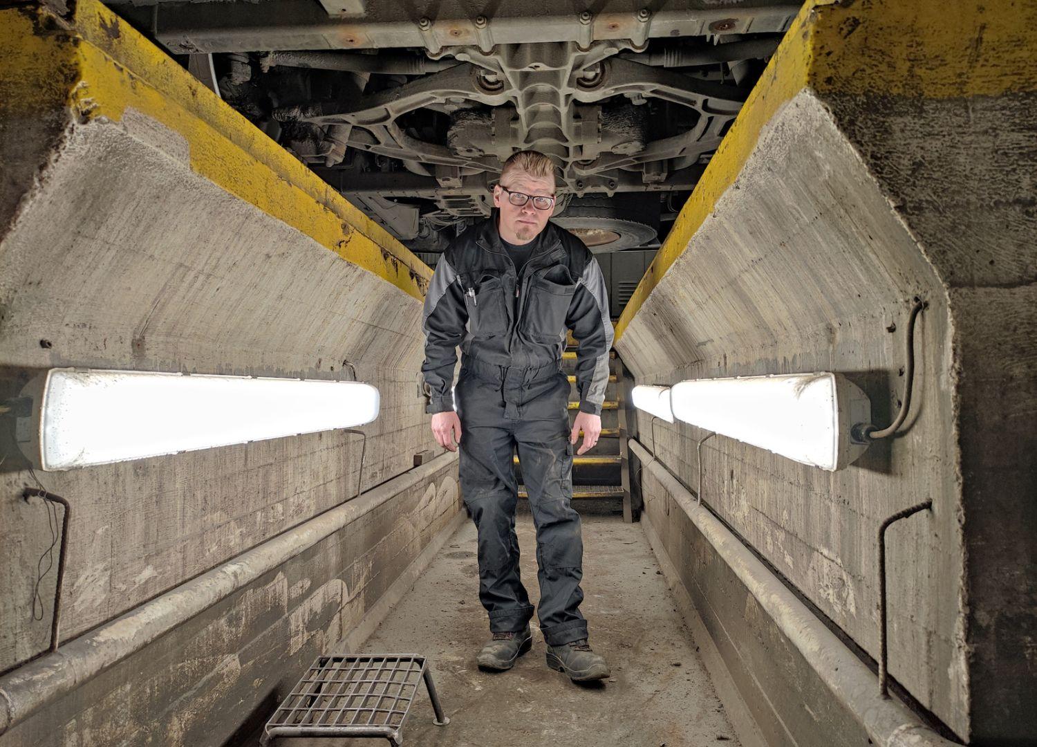 Antti Vehviläinen Pohjolan Matkan huoltokorjaamolta